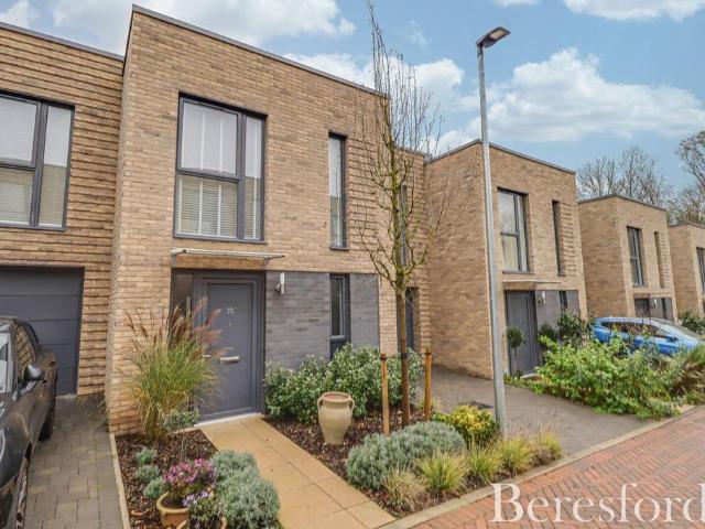 House for sale in Navestock Side, Essex