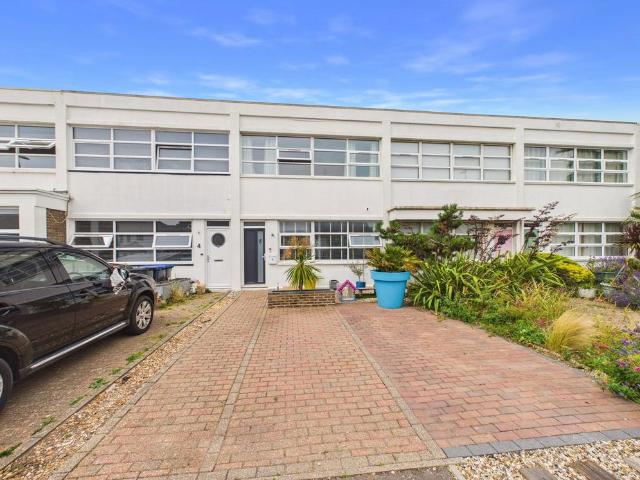 House for sale in Fishersgate, West Sussex