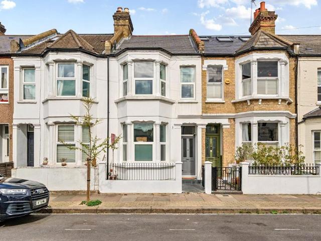 House for sale in Earlsfield, Greater London