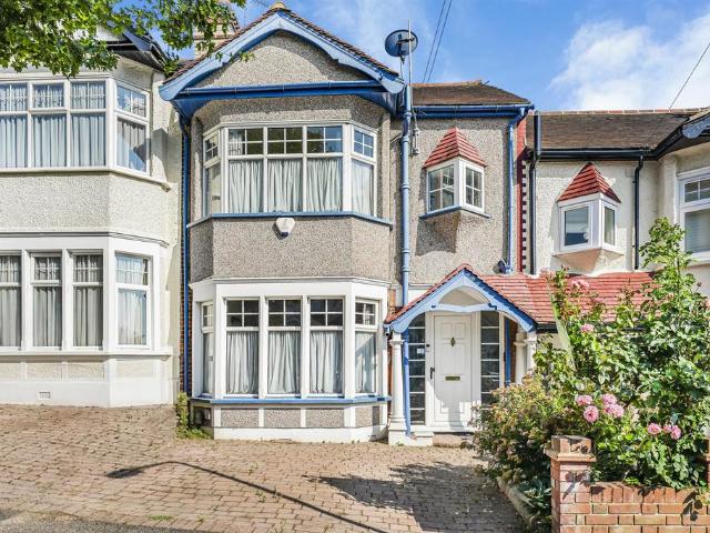 House for sale in Chingford, Greater London