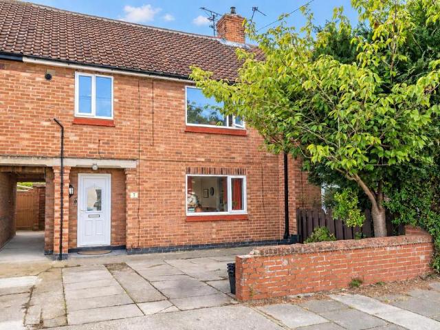 House for sale in Dringhouses, York
