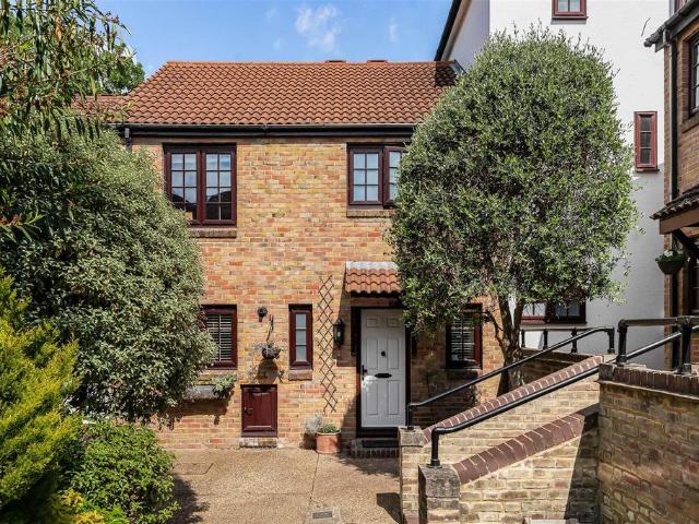 House for sale in Norbiton, Greater London