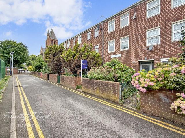 House for sale in De Beauvoir Town, Greater London