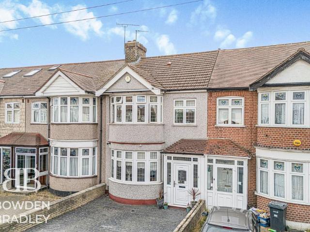 House for sale in Chadwell Heath, Greater London