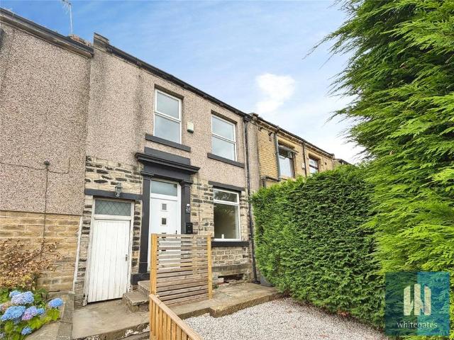House for sale in Huddersfield, West Yorkshire