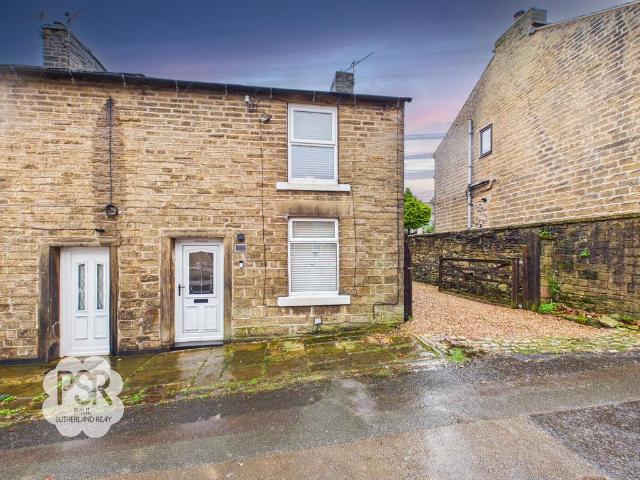 House for sale in Wash, Charlesworth