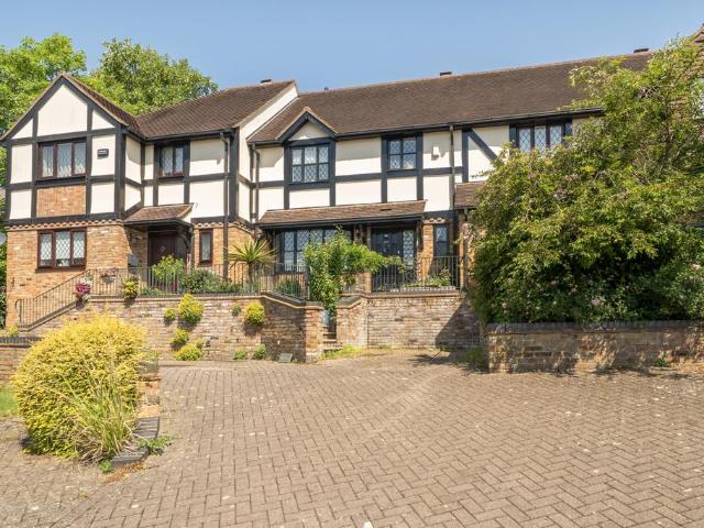 House for sale in Gerrards Cross, Denham