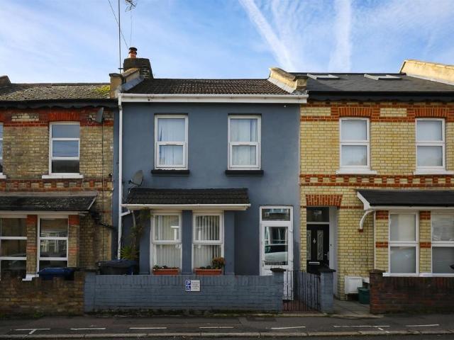 House for sale in London Borough of Ealing, Hanwell