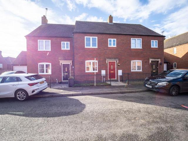 House for sale in Old Stratford, Northamptonshire