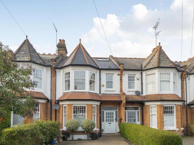 House for sale in Colney Hatch, Greater London
