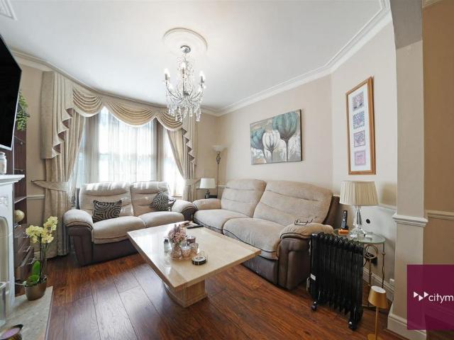 House for sale in Greater London