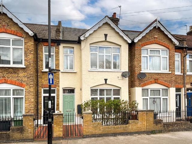 House for sale in London Borough of Lewisham, Ladywell