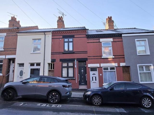 House for sale in Spinney Hills, Old Wharf