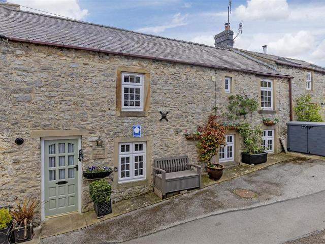 House for sale in Froggatt, East Midlands