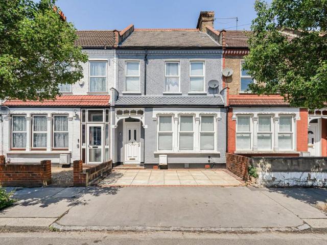 House for sale in London Borough of Croydon, Thornton Heath