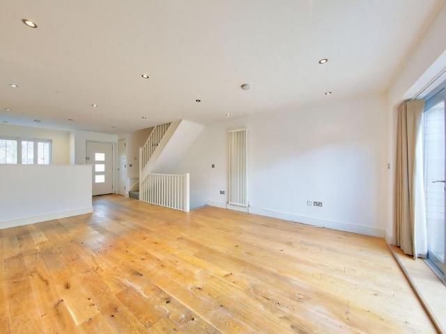 House for sale in Clapham Junction, Greater London