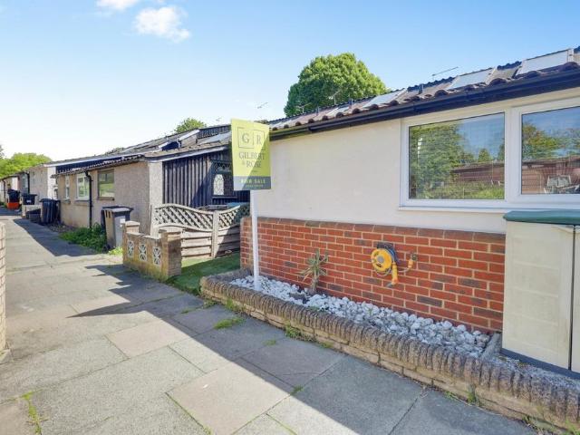 House for sale in Laindon, Essex