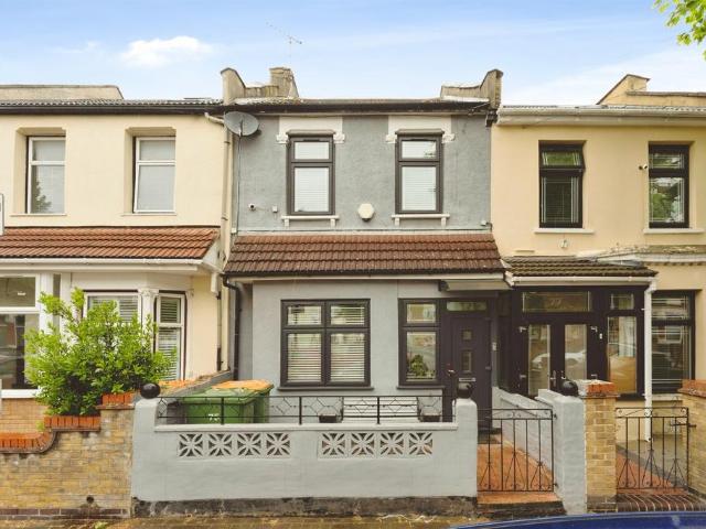 House for sale in Plashet, Greater London