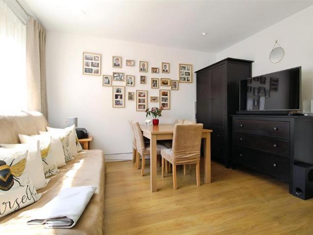 House for sale in Britwell, Slough