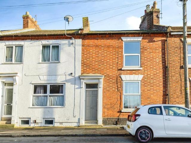 House for sale in Semilong, Northampton