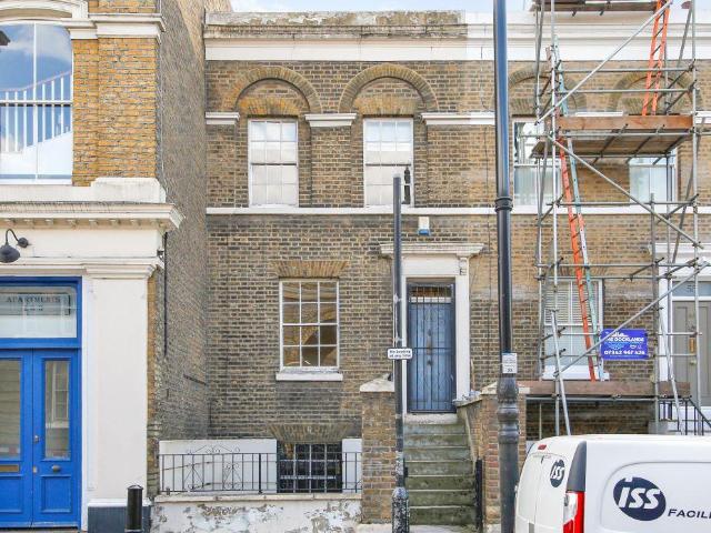 House for sale in Old Ford, Bow