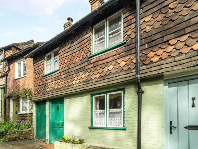House for sale in Fole, Surrey