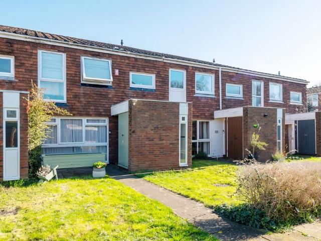 House for sale in Woodhatch, Red Hill