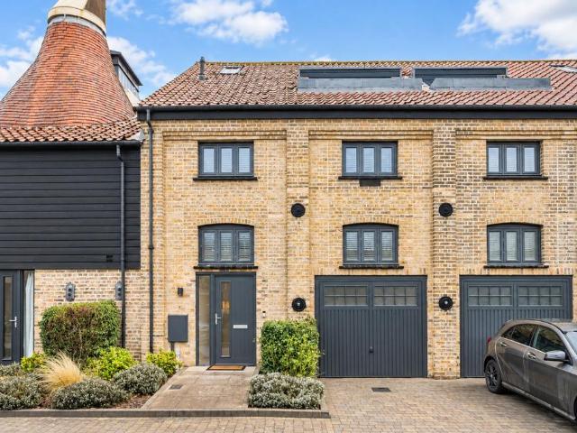 House for sale in Kings Hill, East Hertfordshire