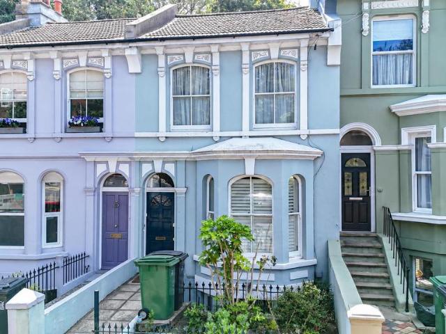 House for sale in Blacklands, Guestling Green