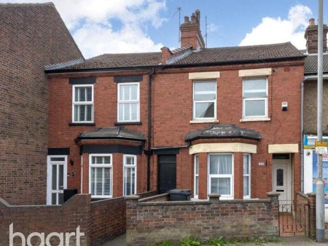 House for sale in Spring Park, Luton