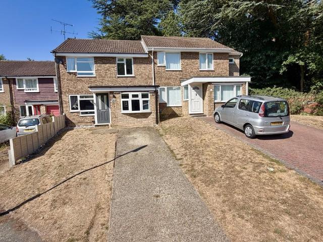 House for sale in Heatherside, Heol-las