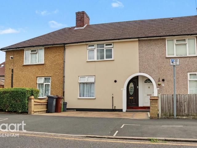 House for sale in Dagenham, Greater London