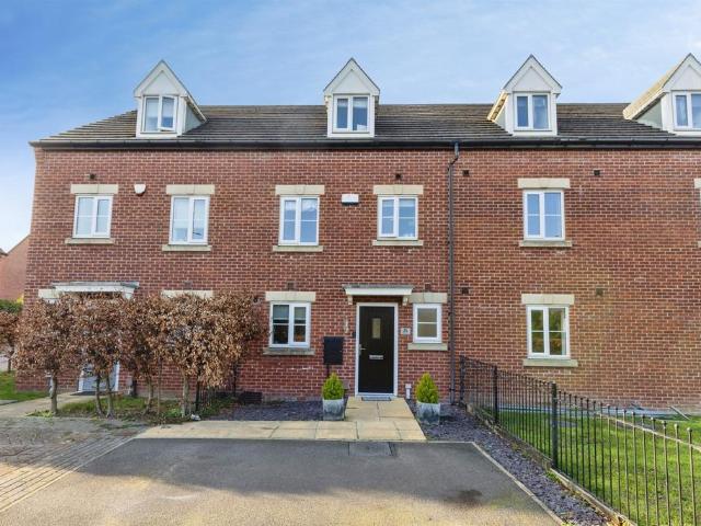 House for sale in Scholes, West Yorkshire