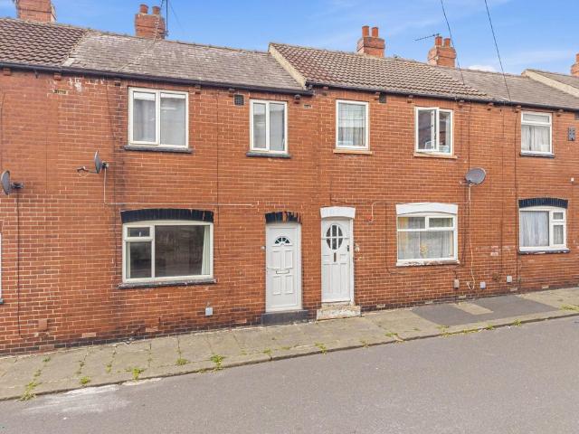 House for sale in East End Park, West Yorkshire