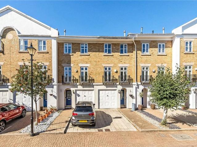 House for sale in Balham, Greater London