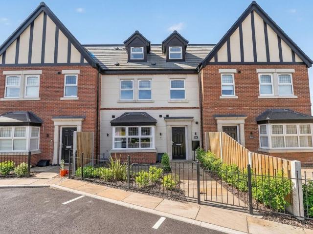 House for sale in Wollaton, City of Nottingham