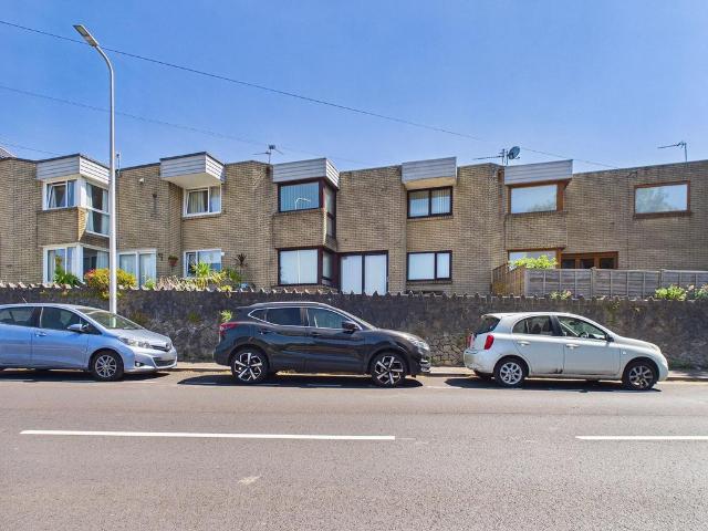 House for sale in The Knap, Barry
