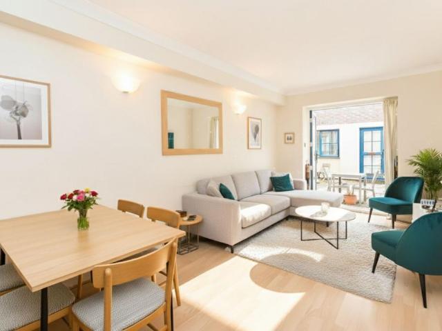 House for sale in Old Kent Road, Greater London