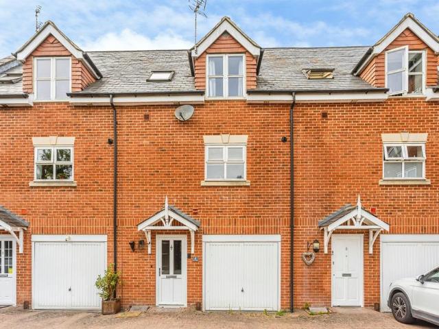 House for sale in Perryfields, West Sussex
