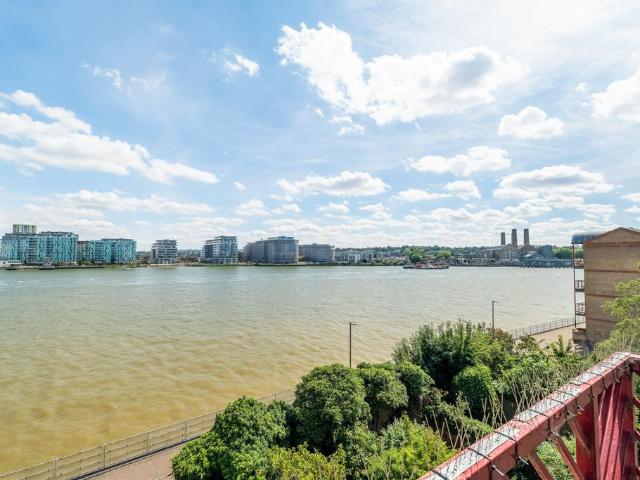 House for sale in Isle Of Dogs, Greater London