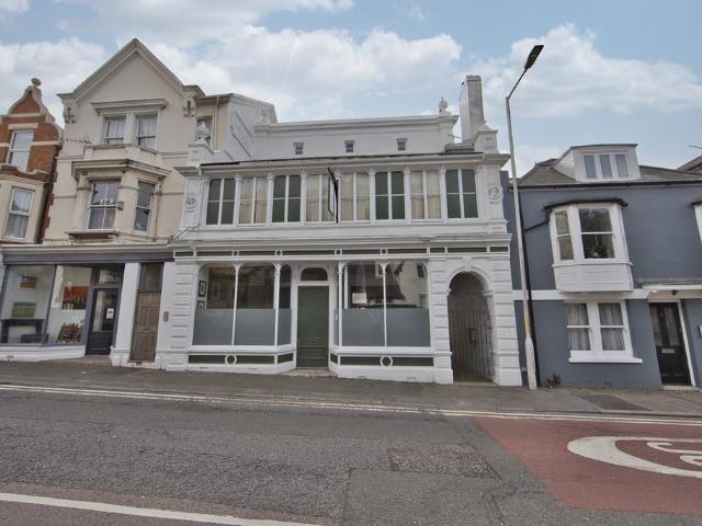 House for sale in Folkestone, Golden Valley