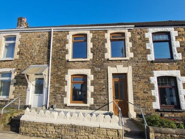 House for sale in Cwmbwrla, Nangreaves
