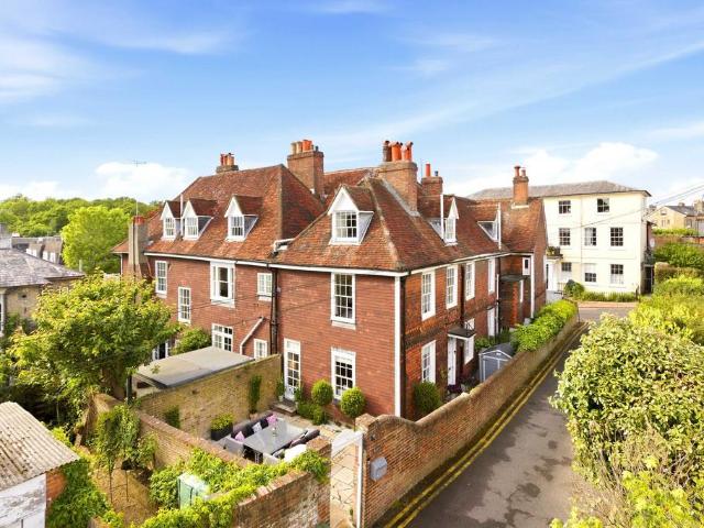 House for sale in Broadwater Down, Sandown Park