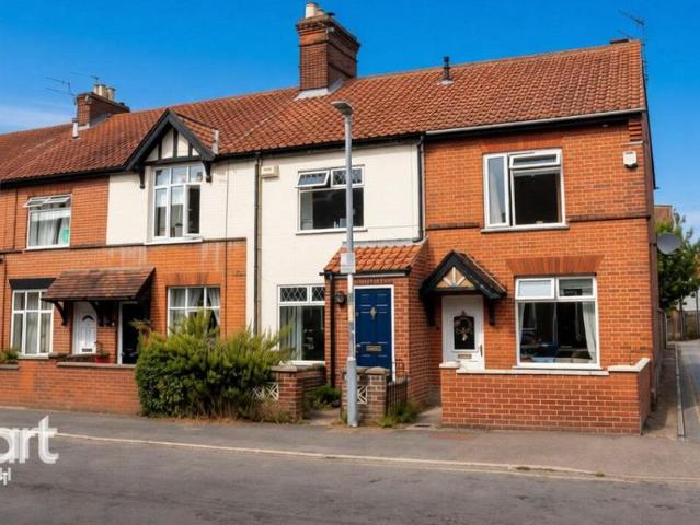 House for sale in Lakenham, East Bank