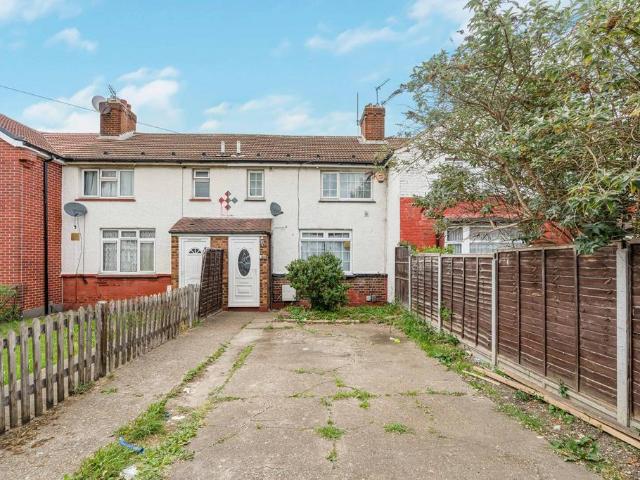 House for sale in Bowes, Greater London