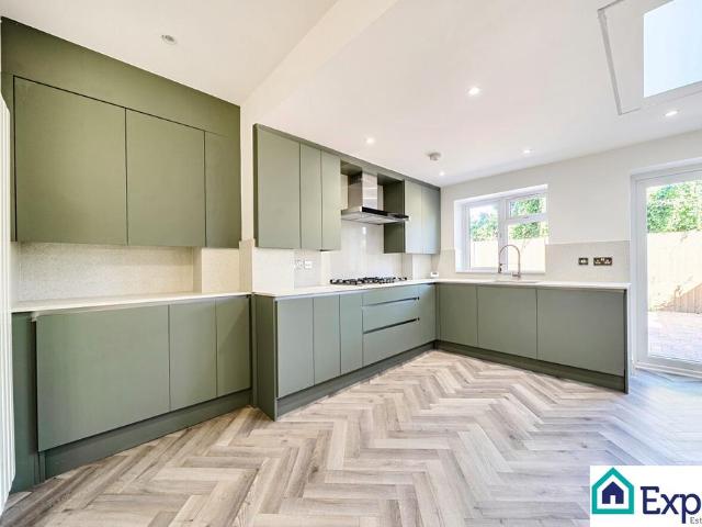 House for sale in London Borough of Croydon, Selhurst
