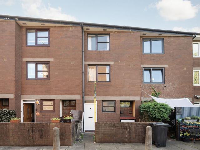 House for sale in Moye Close Estate, Greater London