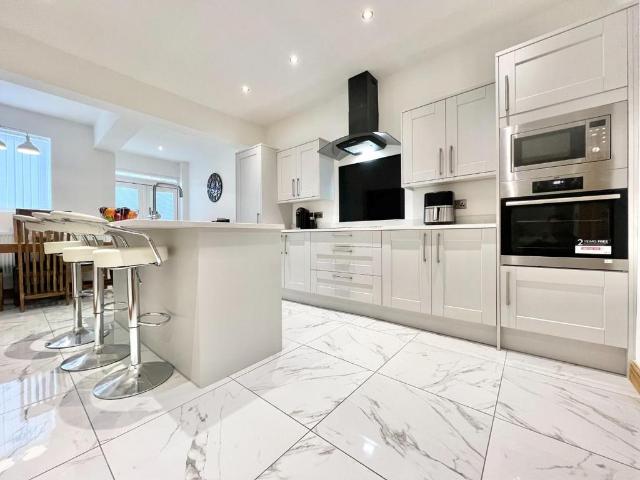 House for sale in Old Town, Pogmoor