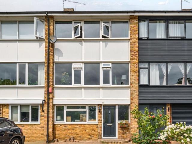 House for sale in London Borough of Croydon, Upper Norwood
