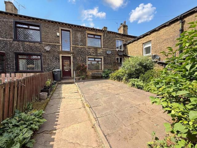 House for sale in Queensbury, West Yorkshire